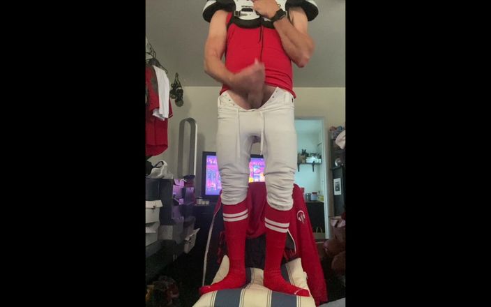 JockDad87: Jockdad87, étalon de football, lâche une grosse dose de sperme dans...