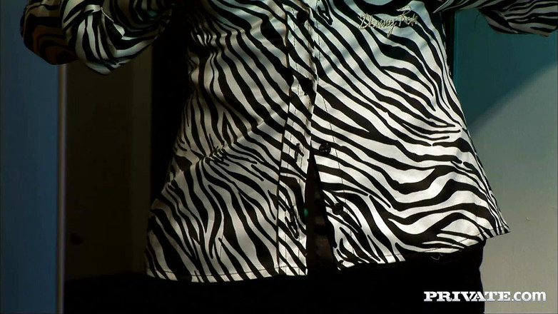 Private.com: Private Angela y Stella consiguen su milf