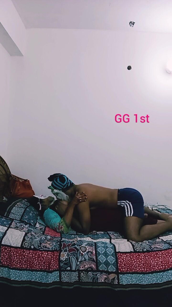 Girlgroup: 和我男友的前戏