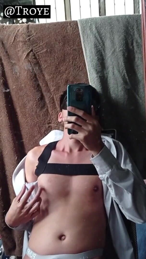 Troye_AsianPinoy: Cewek hot asia lagi asik masturbasi di depan cermin | Pinoy...