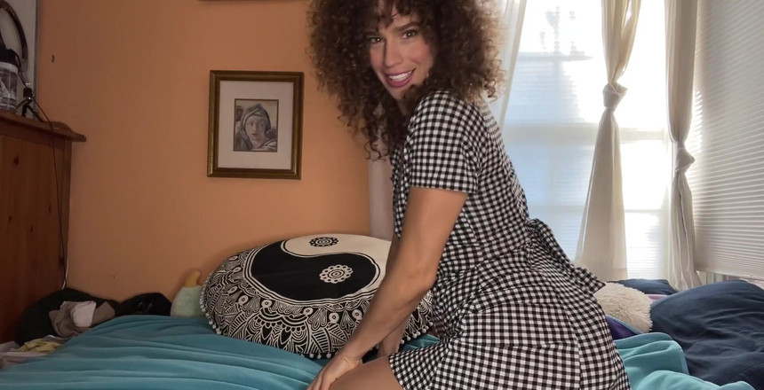 VibeWithMommy: Mama Dommy! Niet alle dommes dragen leer, hebben tatoeages en...