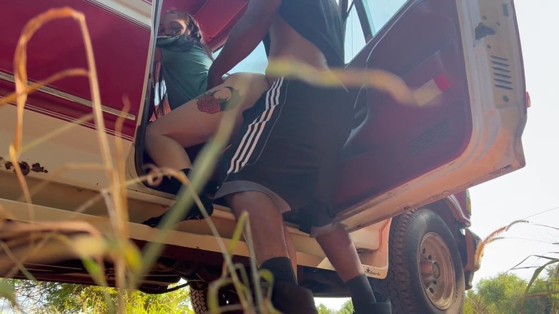 LuluLemons000: Detente de volver a carretera y follame - sexo al aire...