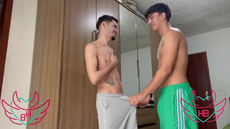 Heitor Bauman OFC: Ma voisine est arrivée par surprise et m’a sucé la...