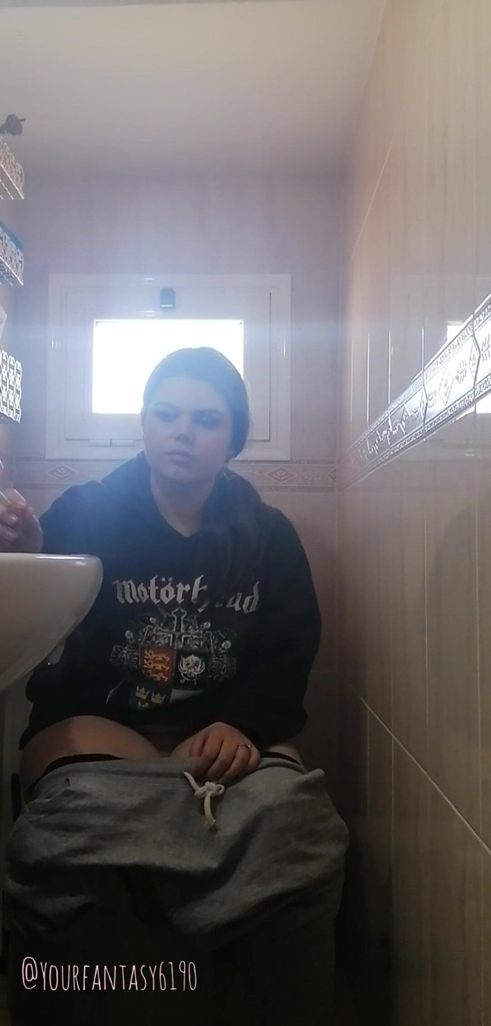 Your fantasy studio: Watcher on Toilet