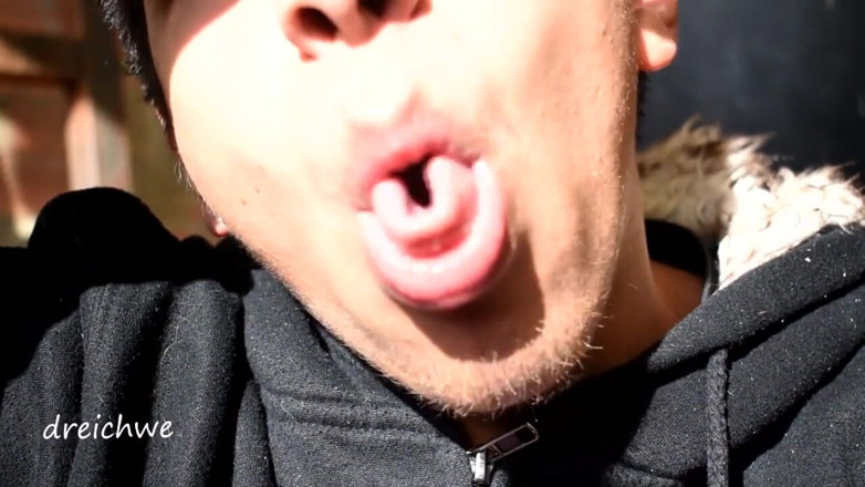 Dreichwe: Tongue game