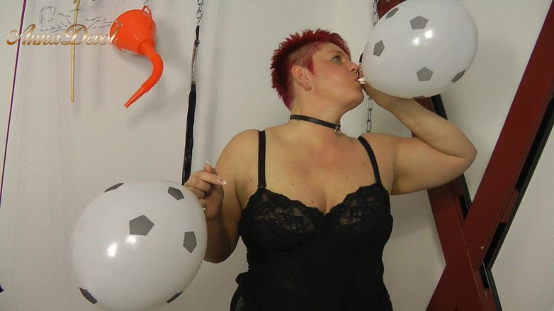 Anna Devot: Balloon BBW football time