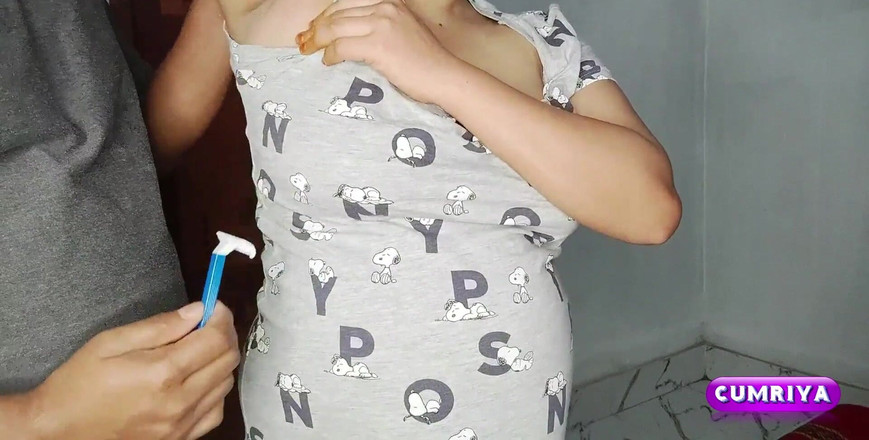 Maishaqueen: Làm sạch cumriya nách đầy lông của cô ấy