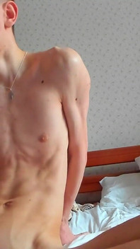 Wielki kutas potrzebuje dużo szarpania się do spermy ciężko