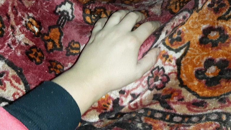 Lesbian-candys: Моя дівчина розбудила мене кунілінгусом у наметі в ніч на Хелловін