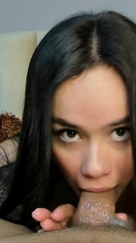 Awek cantik, muka sempurna memberikan blowjob terbaik dan dikongkek!