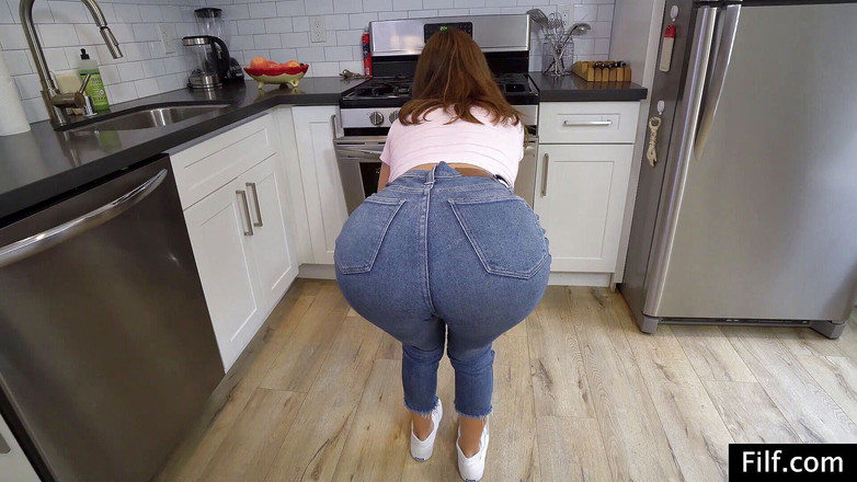 FILF - Father I'd Like To Fuck: ライリーリードは不動産業者とファック