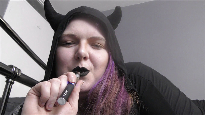 Mxtress Valleycat: 私の煙を吸う運命