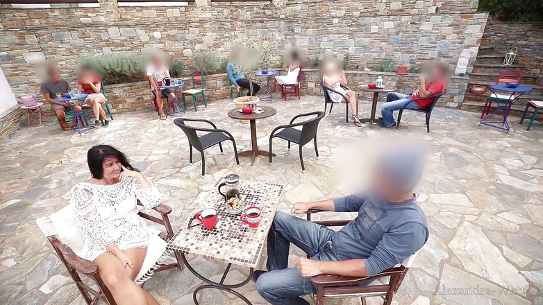 Alexandra Wett: 在餐厅中间性交！