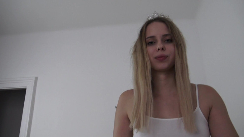 Solo Austria: 大王妃凯莉会因为你的身材小而羞辱你