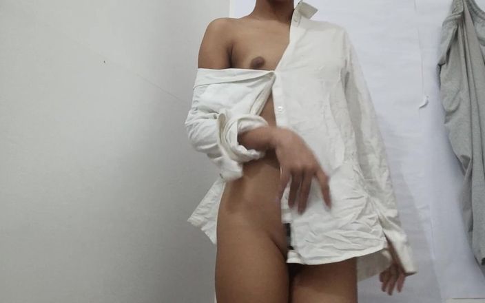 desigirl93: Brasiliansk tonåring 18+, knullar hennes fitta djupt med en stor gurka