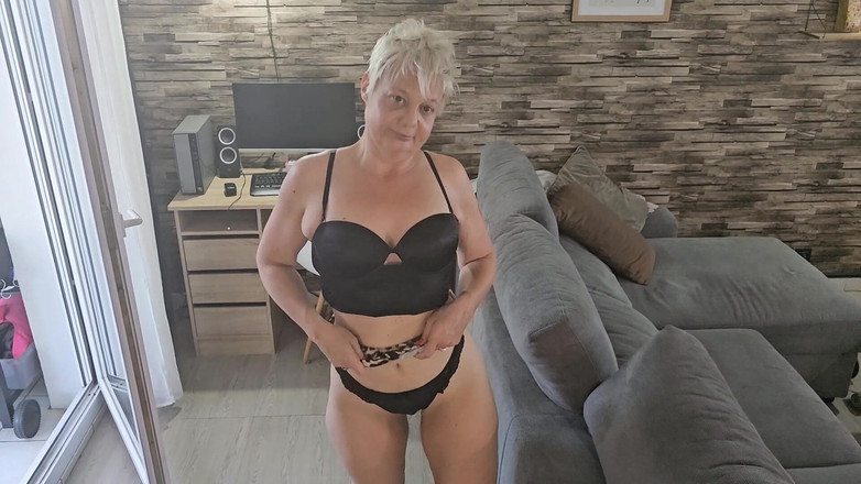 Sofy13: 내 후장을 따먹고 싶어