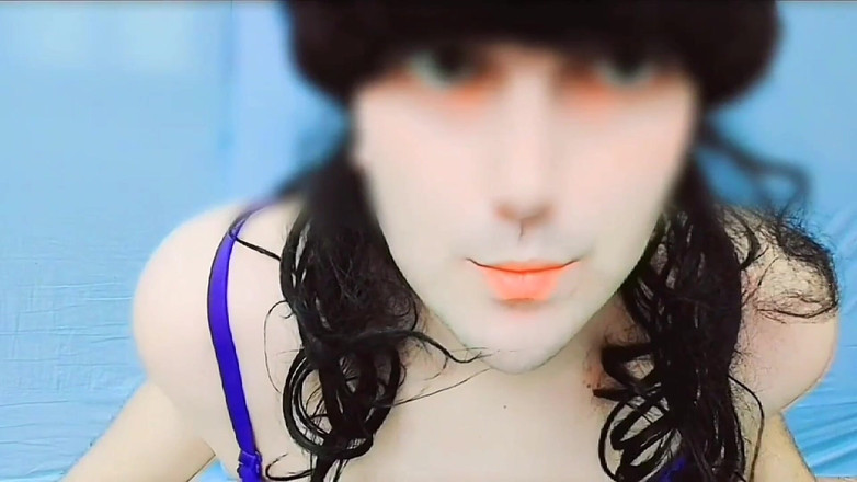 Kitty_Cross: Seluar merah jambu berpakaian banci seksi crossdresser pantat besar putih...