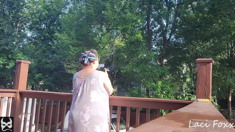 Foxx Denn Studio: Ma's Smokin' in Curlers