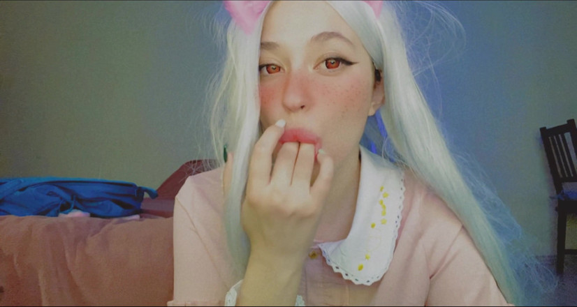 Bambietta Valentain: Hot anime girl sucking her beautiful fingers