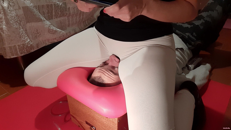 goddess82: Funny Smoth**ing Session Inside the Smoth**box!