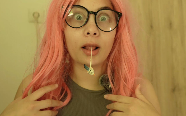 AmayaMori: Giantess Chewing Gum