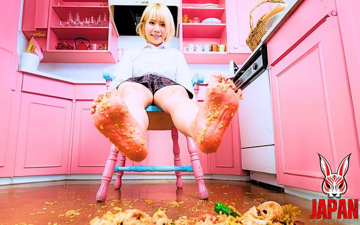 Japan Fetish Fusion: Messy food covered feet - sozinha em casa, Rin entediada se...