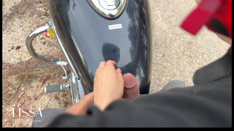 Lissa Brown: Eu tiro o pau do meu meio-irmão na motocicleta