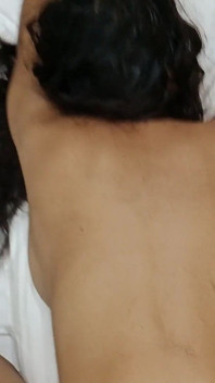 첫 리얼 오르가즘18+를 받는 십대 소녀