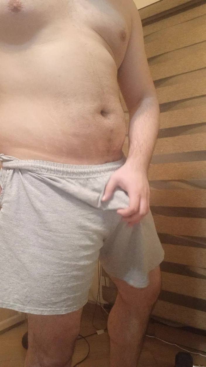Himbo_Fox: Un armăsar musculos merge comando și se expune