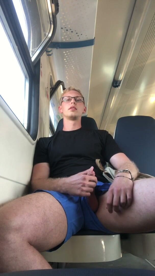 Dick Boys Studio: Man Die Zich Aftrekt in Een Forensentrein