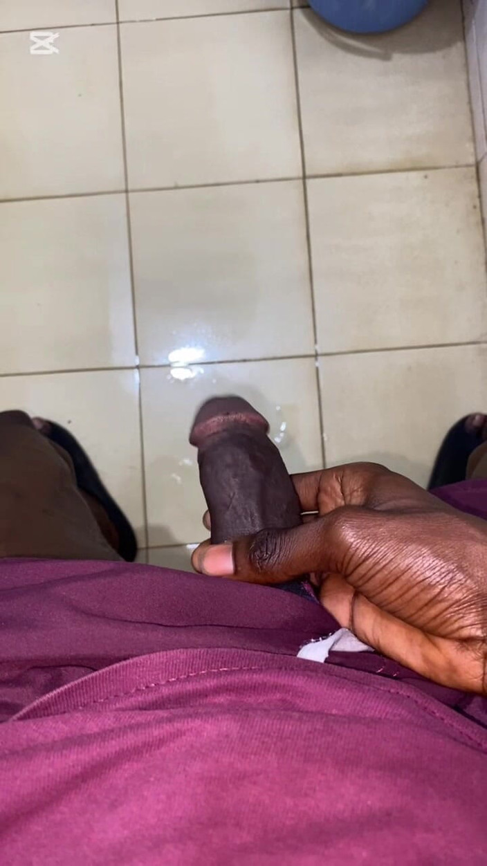 Slimniqqa: Shooting a Huge Cumload