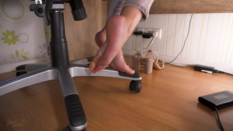 Teasecombo 4K: 흑형 대물 에 따먹히는 거유녀