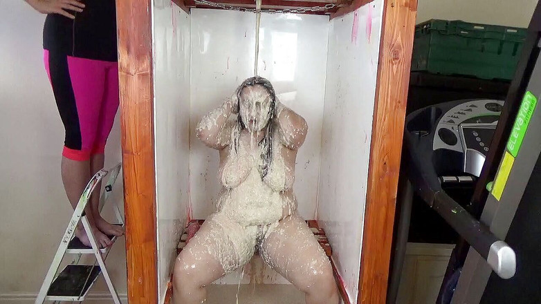 Gunked up girls: Der verdammte pup-porridge-tankgasmus