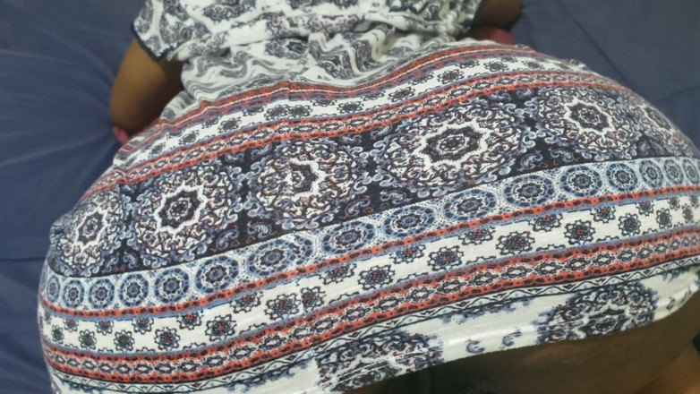 Lovemina: Bini seksi dengan pantat besar berpantat besar adalah pelik yang...