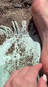 Untuk pencinta kaki, saya bermain di pasir