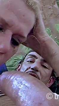 금발 밀프가 극단적인 것을 원한다