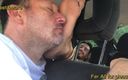 Fer All for pleasure: Un homme sexy chatouille dans une fer S voiture