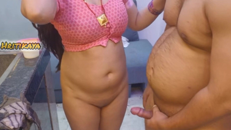 Hritikabby: Sesso segreto con la cameriera