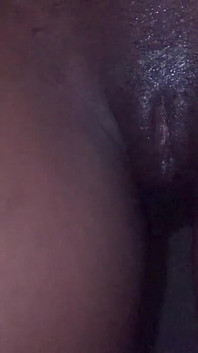 Hete zwarte babe slow motion vooraanzicht
