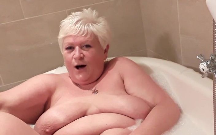 UK Joolz: Min badtidvideo från igår kväll på hotellet