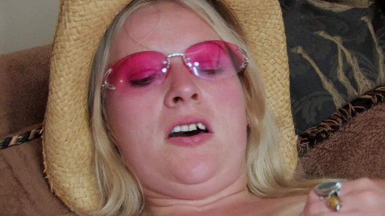 Sex Toy Entertainment: Small tit blonde bitch toying her clit