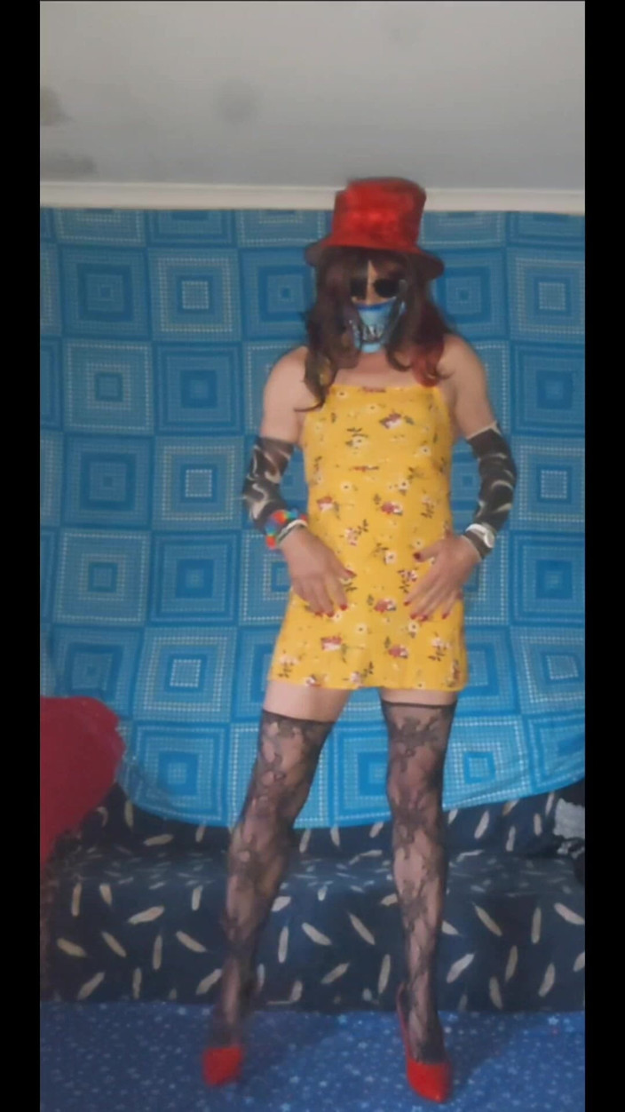 Lizzaali: Meu vestido amarelo sexy e calcinha azul