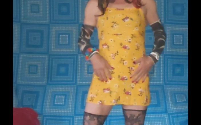 Lizzaal ZZ: Teaser in My Sexy Little Yellow Dress and Blue Pantys
