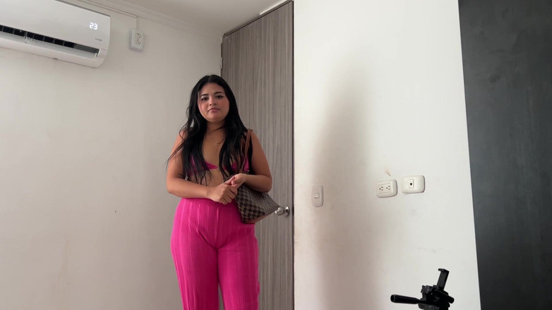 Yohamedi: 흑인 대물 자지에게 따먹히는 배다른 여동생