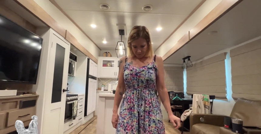 Jane Cane: '계모는 자기 방어 수업에 실패'이 풀 비디오는 3 월, 10 일에 출시 될 예정이다!