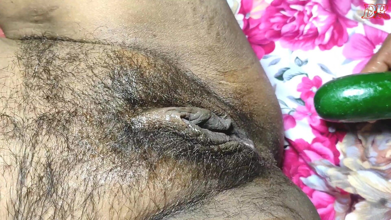 DeepReenu123: Dwa Desi Indyjski Bhabhi Cocumber sex na kamerze Do Bahno...