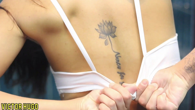 VictorHugo: Îmi filmez iubita făcând o baie