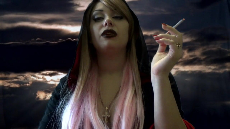 Goddess Misha Goldy: Evil Giantess吸血鬼会在你娇小的身体上多插一点洞