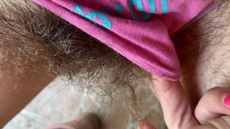 Cuteblonde666: Hairy bush fetish video closeup