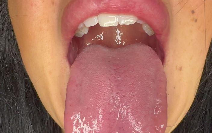 Asmr_mouth: Giantess tükürüp sana onun üveulasını gösterecek misin